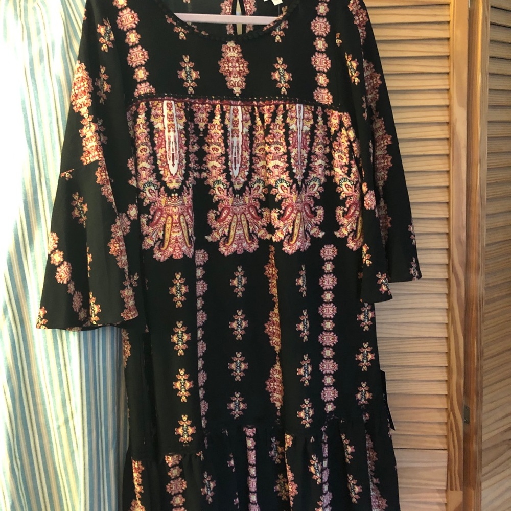 🆕 Avenue Bell Sleeve Dress SZ 16 Beautiful Print